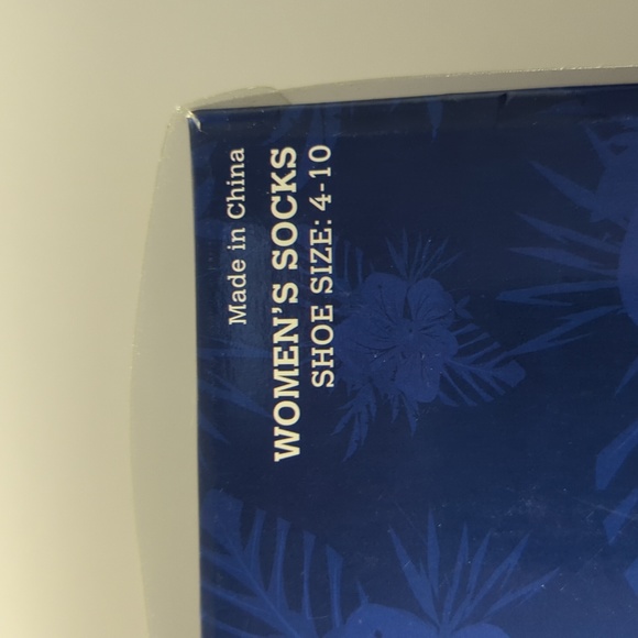 Disney Stitch Surprise Crackers (socks) - Picture 4 of 5